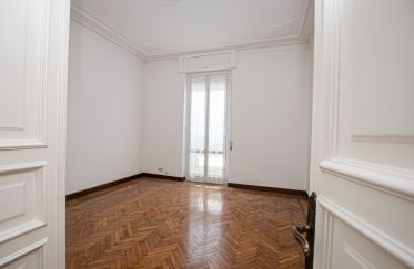 Appartamento 7 locali di 106 m² a Genova (16142)