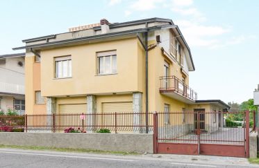 House boat 6 rooms of 403 m² in Cantù (22063)