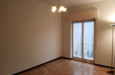 Three-room apartment of 65 m² in Genova (16135)