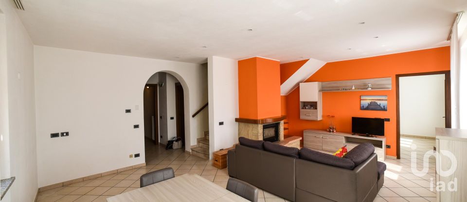 House boat 5 rooms of 360 m² in Faloppio (22020)