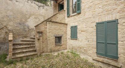 Casa indipendente 7 locali di 400 m² in Civitanova Marche (62012)