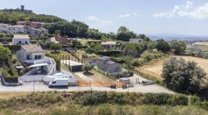 Terreno di 871 m² in Offagna (60020)