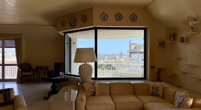 Appartamento 5 locali di 298 m² a Palermo (90141)