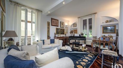 Abitazione 10 locali di 210 m² in Genova (16155)
