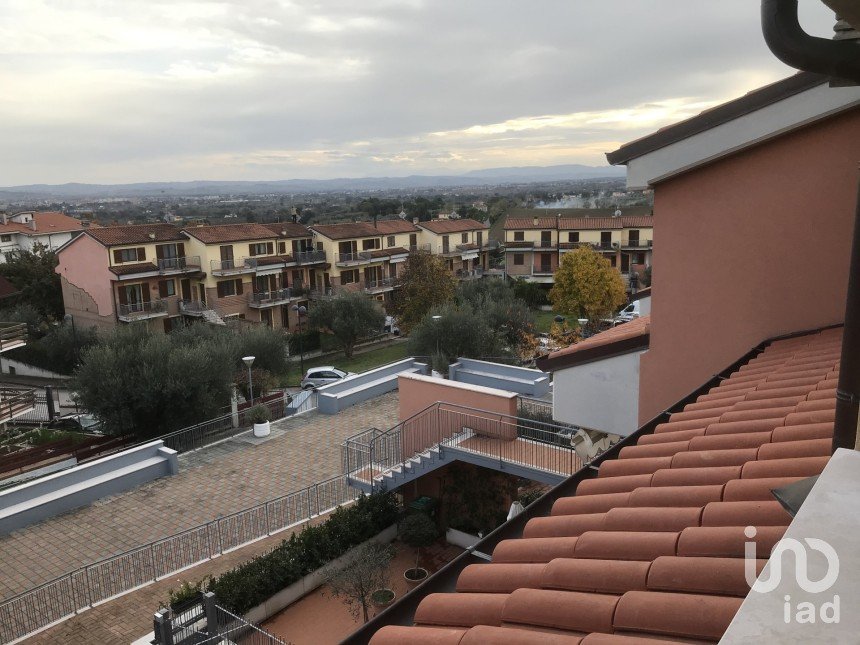 Appartamento 7 locali di 87 m² a Montemarciano (60018)