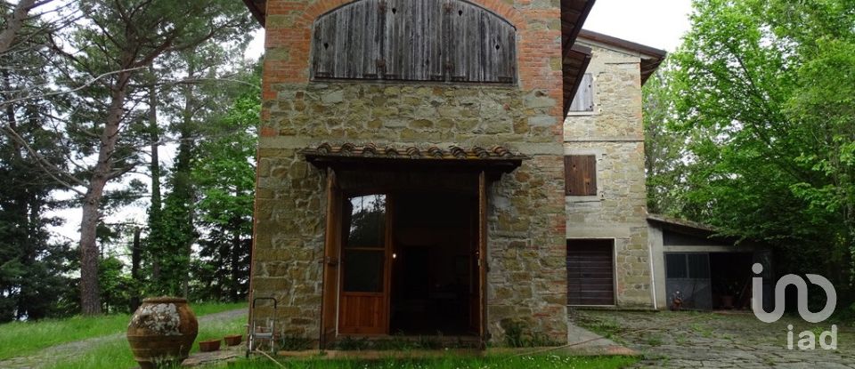 Casa indipendente 26 locali di 830 m² in Castelfranco di Sopra (52020)