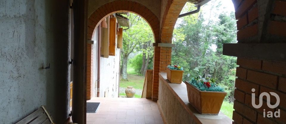 Casa indipendente 26 locali di 830 m² in Castelfranco di Sopra (52020)