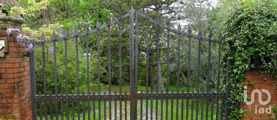 Casa indipendente 26 locali di 830 m² in Castelfranco di Sopra (52020)