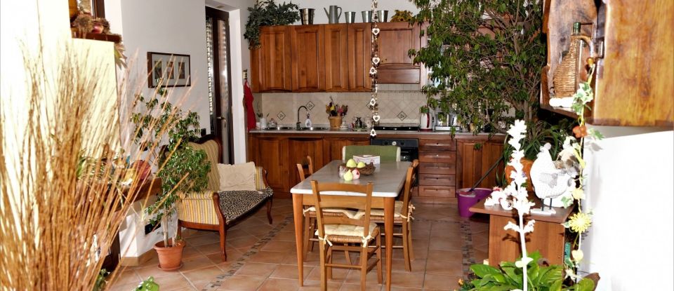 House 15 rooms of 250 m² in Morro d'Alba (60030)