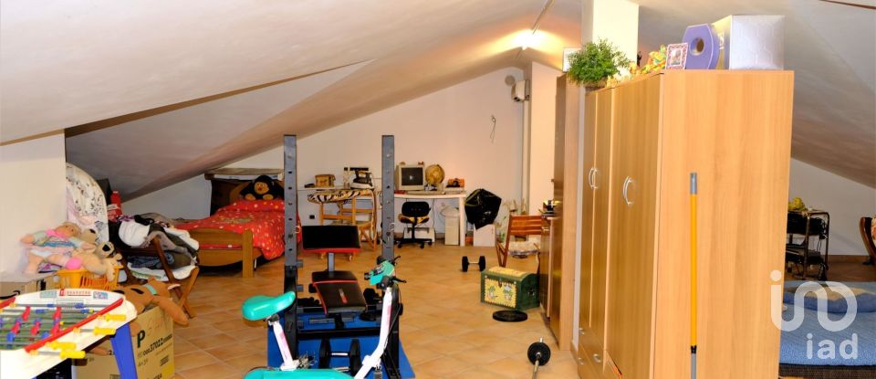 Casa 15 locali di 250 m² in Morro d'Alba (60030)