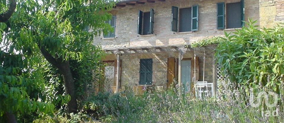 Town house 1 room of 1 m² in Vernasca (29010)