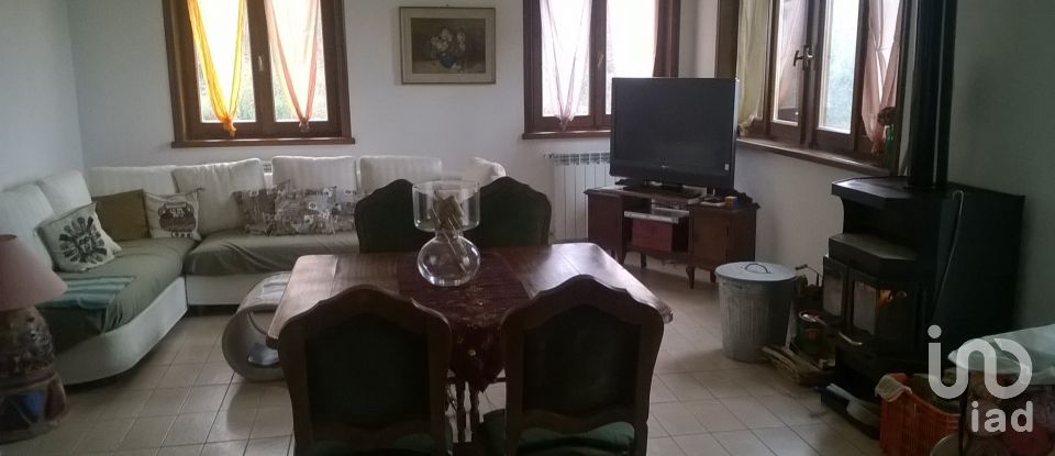 Town house 1 room of 1 m² in Vernasca (29010)