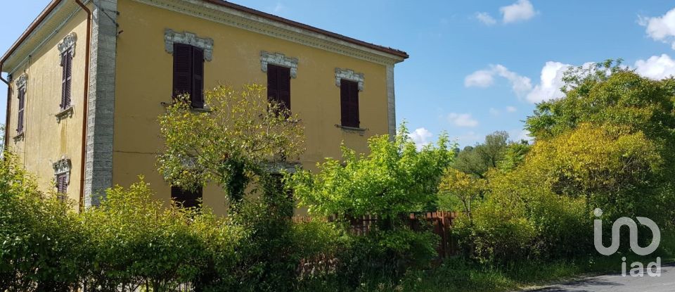 Town house 12 rooms of 330 m² in Fossombrone (61034)