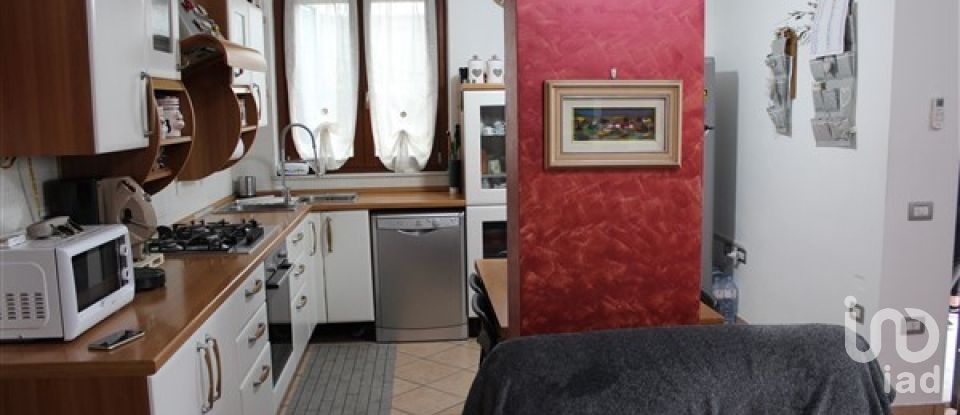 Apartment 5 rooms of 75 m² in Monte Urano (63813)