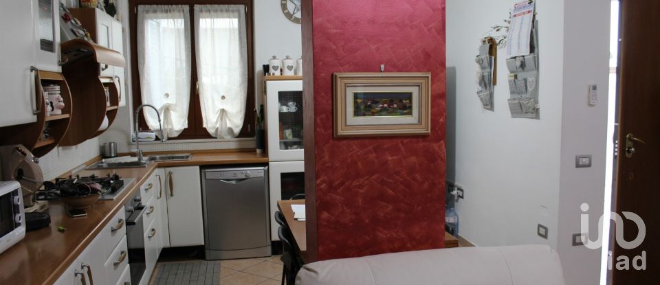 Apartment 5 rooms of 75 sq m in Monte Urano (63813)