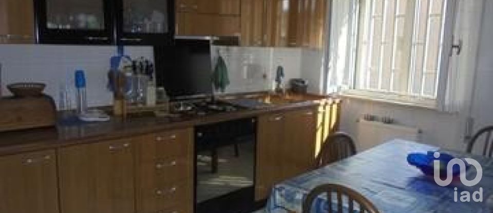 Apartment 5 rooms of 87 sq m in Terracina (04019)