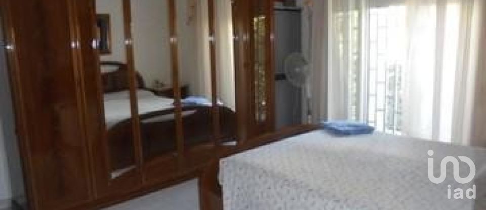 Apartment 5 rooms of 87 sq m in Terracina (04019)