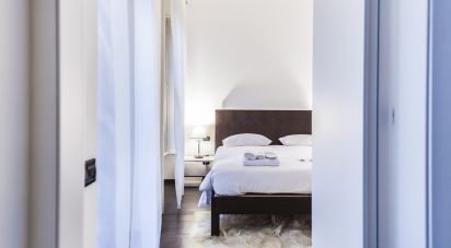 Three-room apartment of 70 m² in Milano (20122)