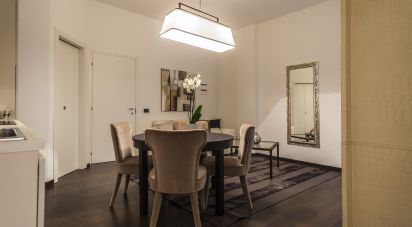 Three-room apartment of 70 m² in Milano (20122)