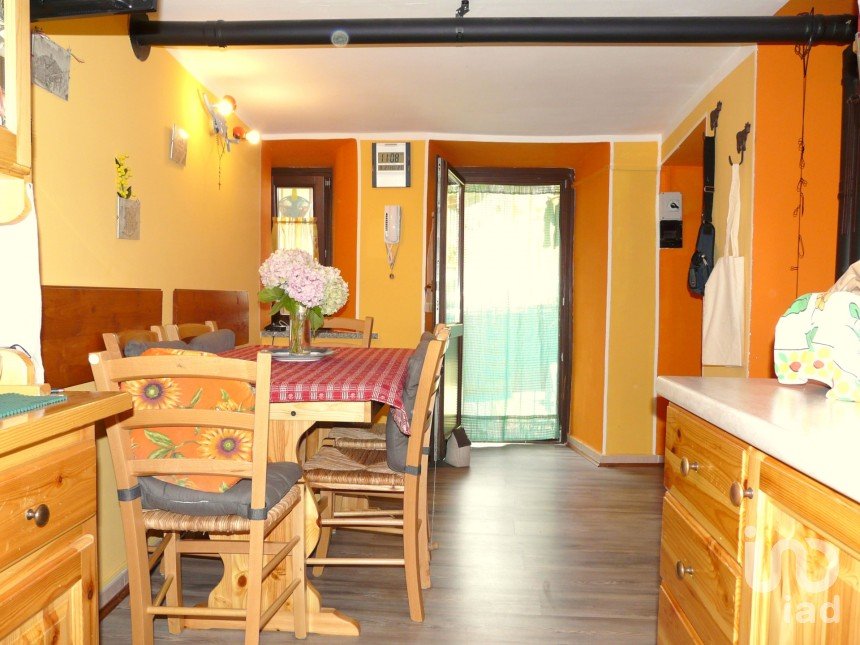 Appartamento 5 locali di 85 m² a Ronco Canavese (10080)