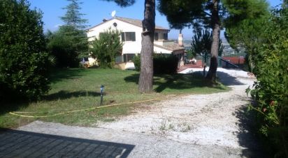 House/villa 5 rooms of 9,999,999,999 sq m in Macerata (62100)