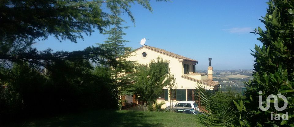 Casa 5 locali di 9.999.999.999 m² in Macerata (62100)