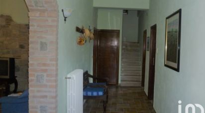 Town house 10 rooms of 234 m² in Crognaleto (64043)