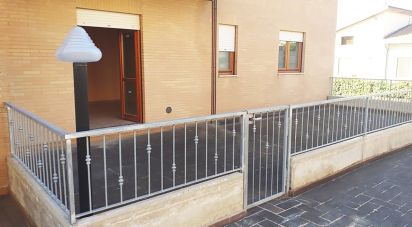 Quadrilocale di 119 m² a Bellante (64020)