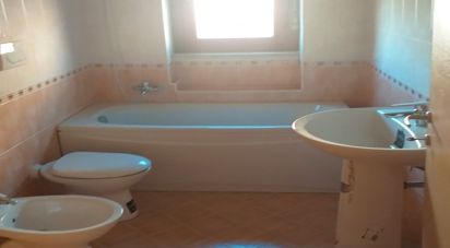 Quadrilocale di 119 m² a Bellante (64020)