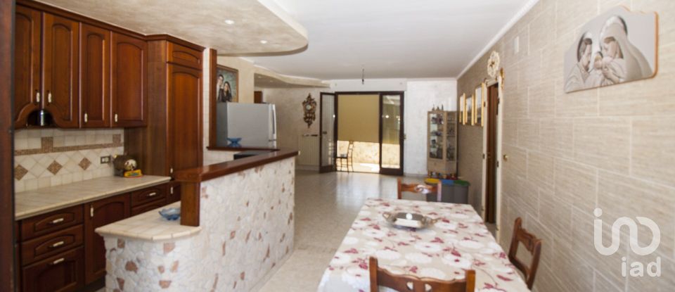 Apartment 8 rooms of 128 sq m in Roseto degli Abruzzi (64026)