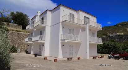 Lodge 31 rooms of 375 sq m in Serrara Fontana (80081)
