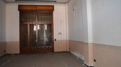 Negozio / locale commerciale di 90 m² in Belpasso (95032)