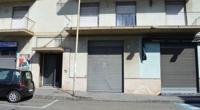 Negozio / locale commerciale di 90 m² in Belpasso (95032)
