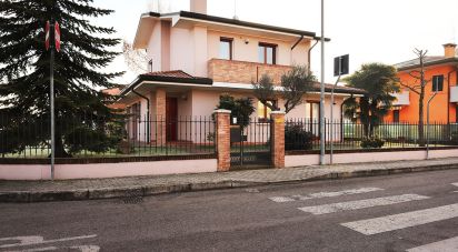 Casa indipendente 12 locali di 350 m² in Noventa Padovana (35027)
