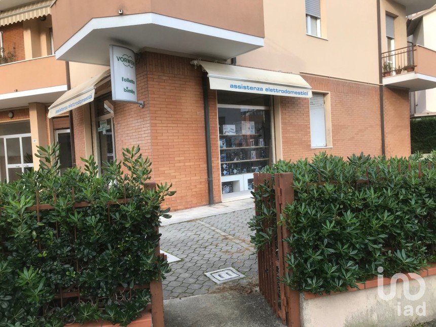 Shop / premises commercial of 59 m² in Senigallia (60019)