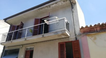 House 9 rooms of 230 m² in Limbadi (89844)