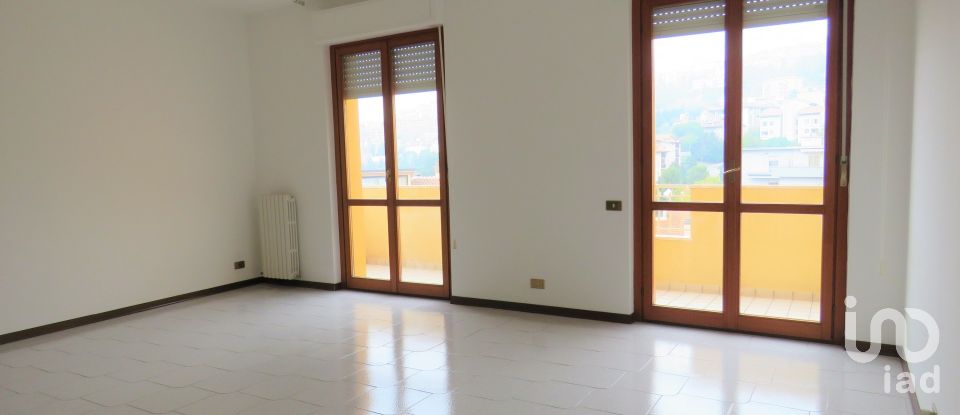 Apartment 11 rooms of 168 sq m in Osimo (60027)
