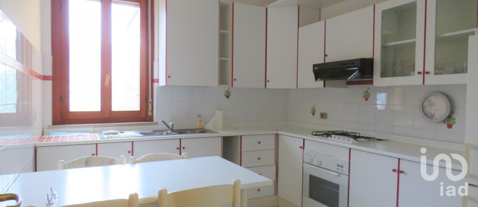 Appartamento 11 locali di 168 m² a Osimo (60027)