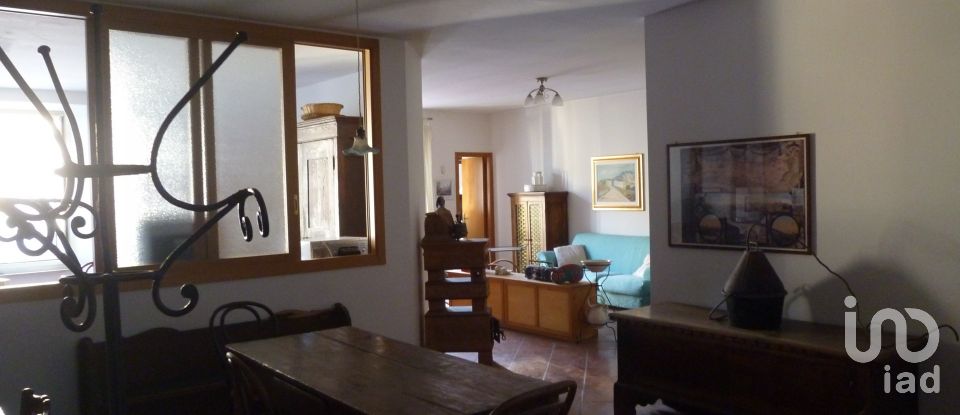Four-room apartment of 140 sq m in Jesi (60035)