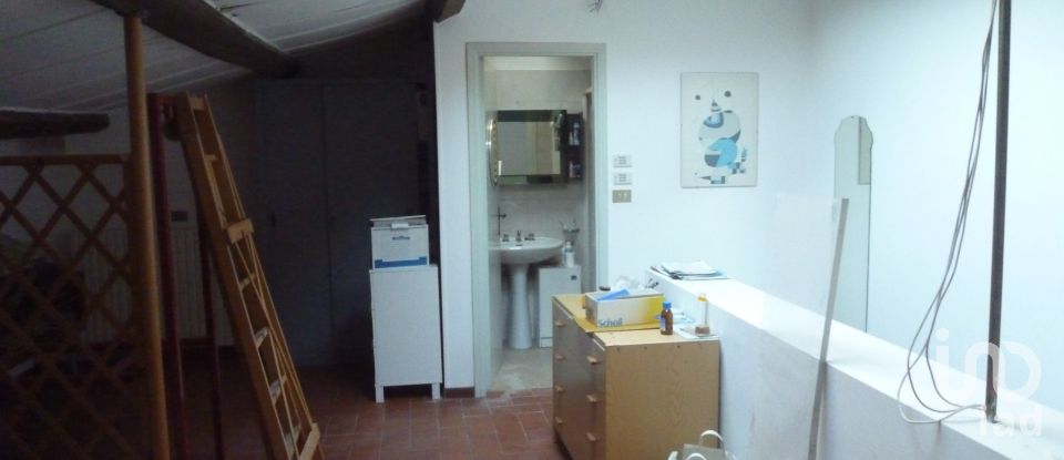 Four-room apartment of 140 m² in Jesi (60035)