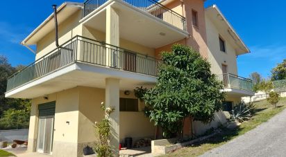 Town house 8 rooms of 298 sq m in Pratola Peligna (67035)