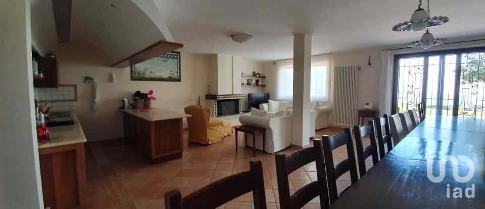 Casa 25 locali di 500 m² in Roseto degli Abruzzi (64026)