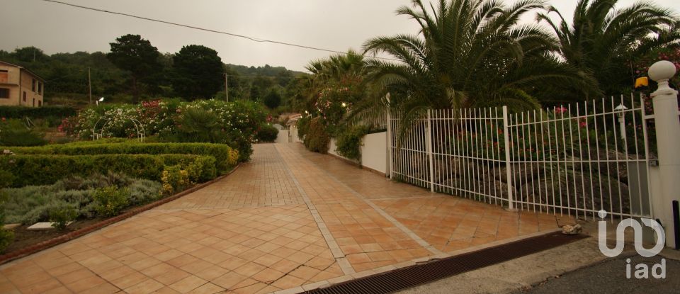 Casa 15 locali di 310 m² in Belmonte Calabro (87033)