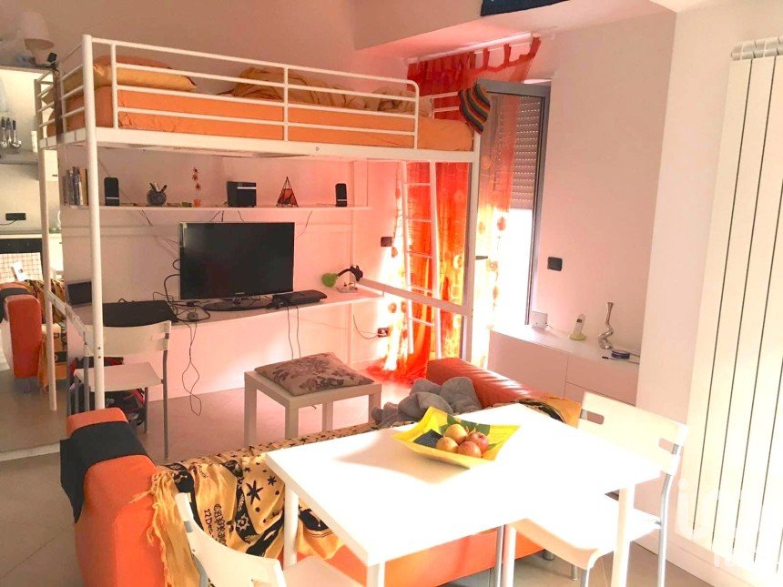 One-room apartment of 35 m² in Genova (16154)
