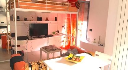 One-room apartment of 35 sq m in Genova (16154)