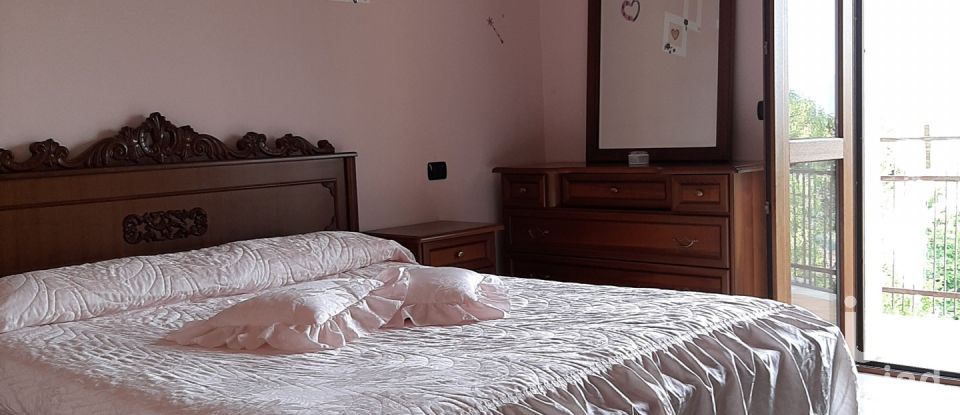 Apartment 5 rooms of 120 m² in Nocera Umbra (06025)