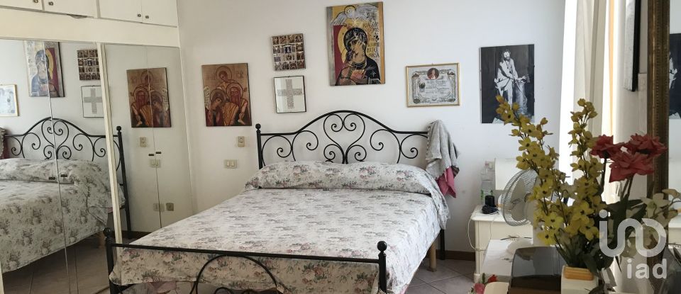 Traditional house 9 rooms of 350 m² in Porto San Giorgio (63822)