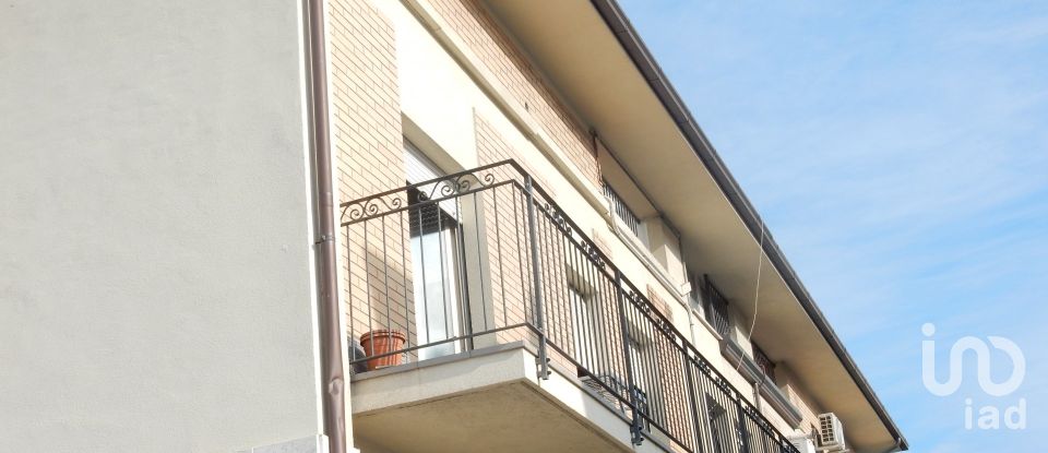Apartment 7 rooms of 145 m² in Porto San Giorgio (63822)