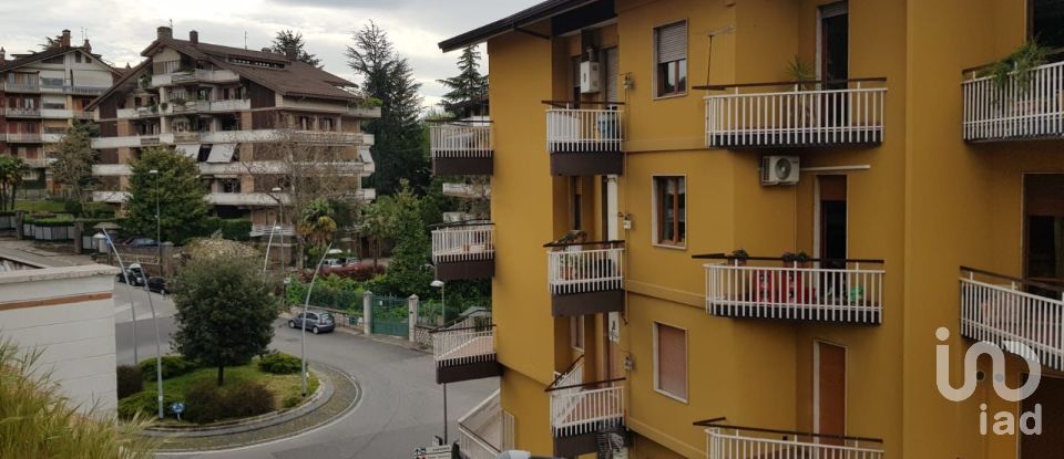 Apartment 7 rooms of 180 sq m in Avellino (83100)