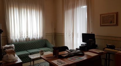 Apartment 7 rooms of 180 m² in Avellino (83100)